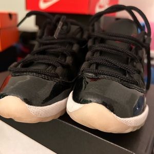 Jordan 11retro low in black/gym red -white-sail noir/bloc/voile/rouge gym